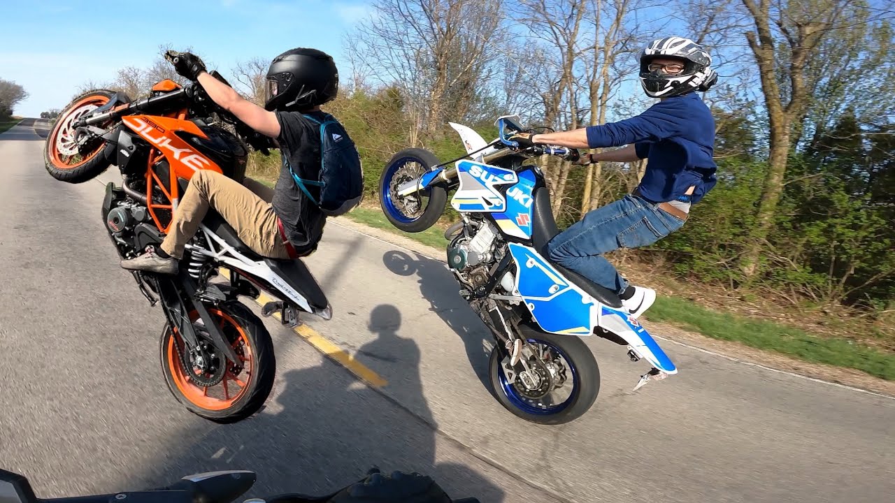 KTM Duke 390 & Suzuki DRZ 400 Wheelies