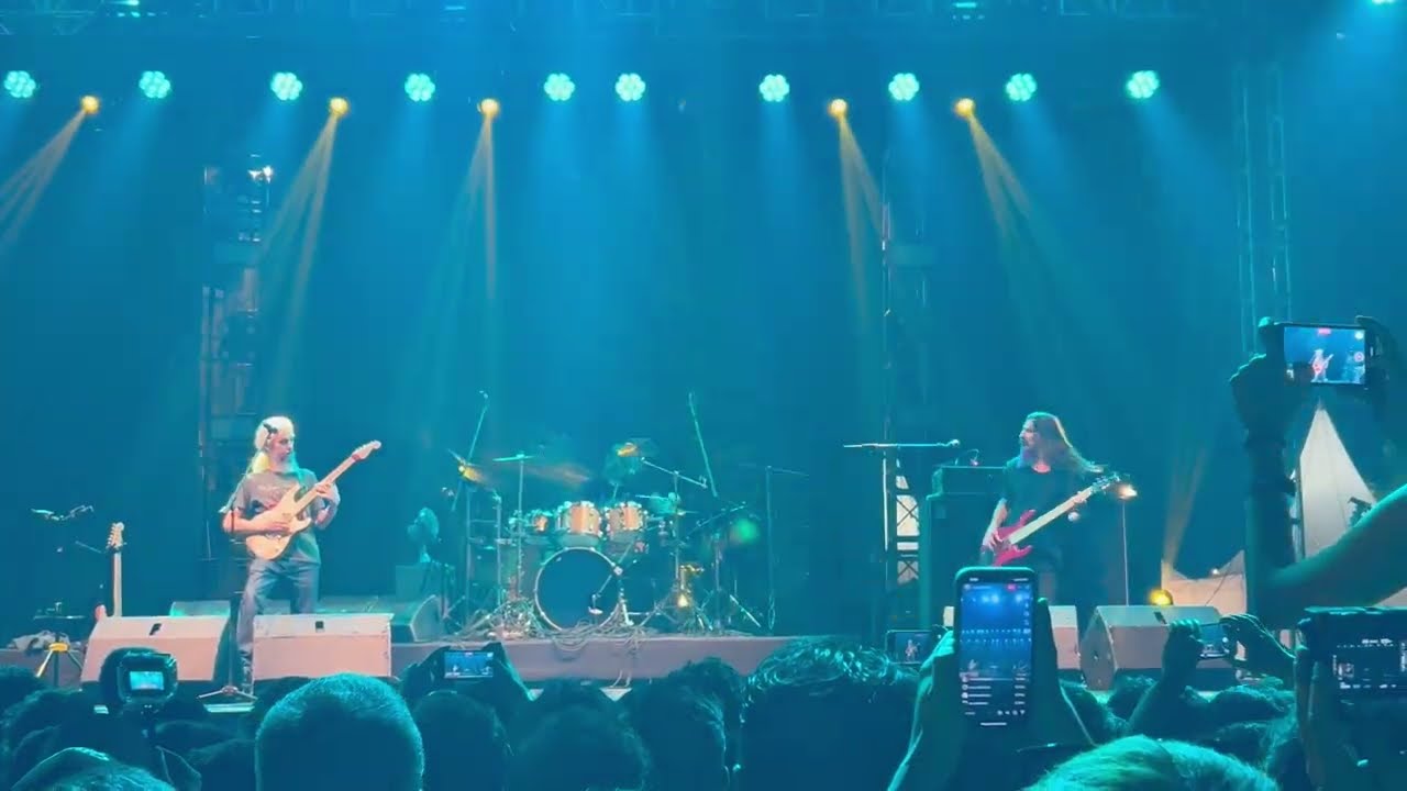 Terrible lizard -  The Aristocrats live in New Delhi 19/02/2023