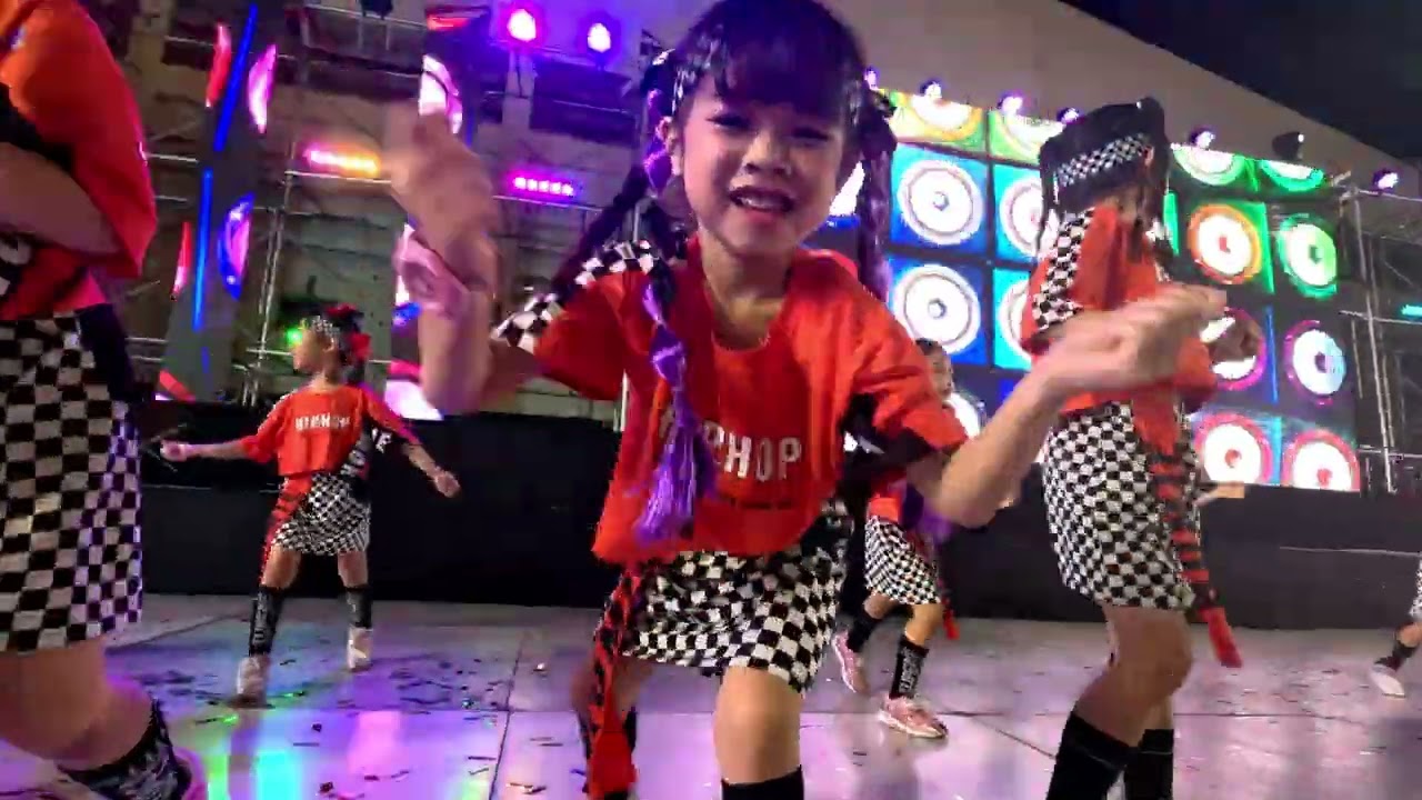 น้องอลินเต้นกิจกรรมโรงเรียนราฟาแอล