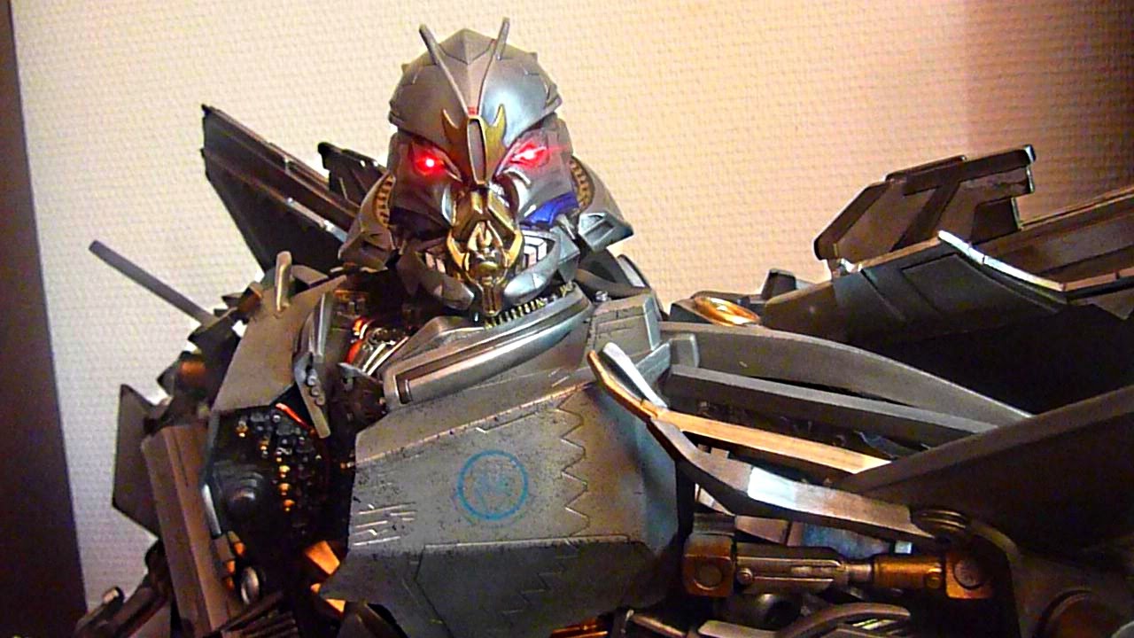 Prime 1 Studios Starscream Statue Review