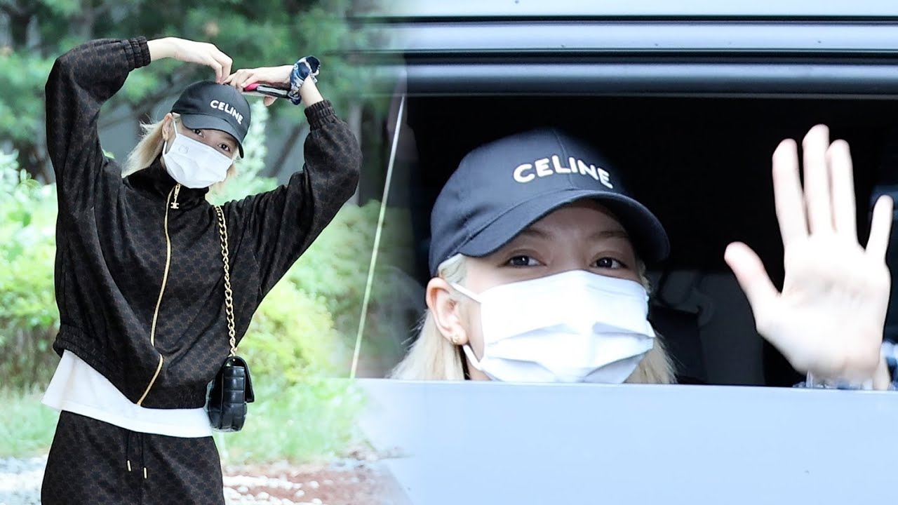 BLACKPINK 'LISA' 블랙핑크 리사 입국 Arrival (리사의 팬서비스) [김포공항] 4K 직캠