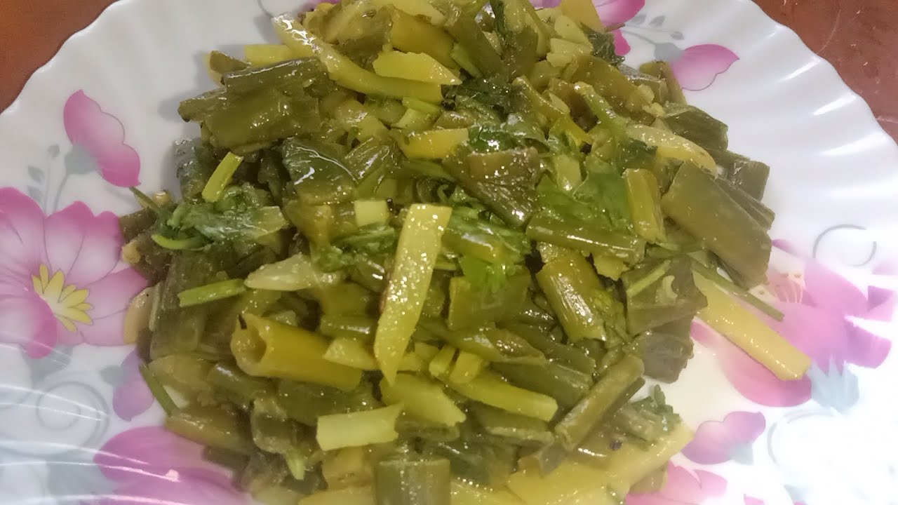 পেঁয়াজ কলি আলু দিয়ে ভাজি রেসিপি এমন ভাবে বানান সবাই আঙ্গুল চেটেপুটে খাবে  