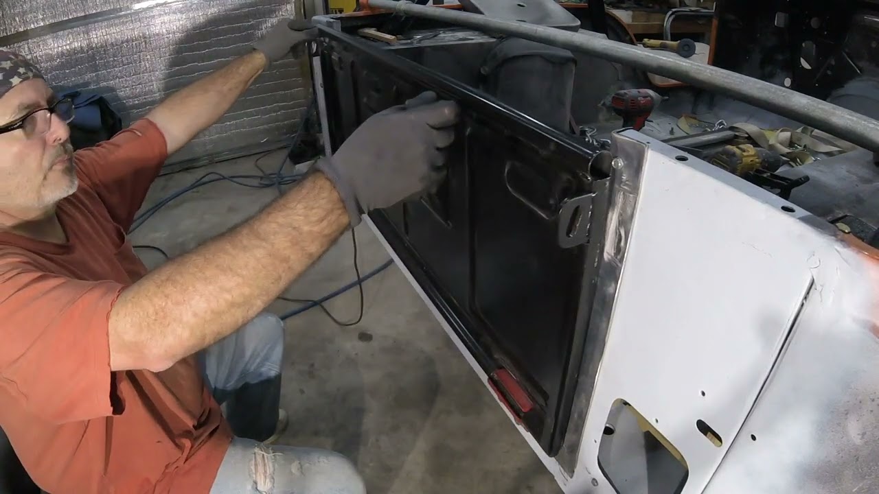 1979 Jeep CJ5 Restoration Episode 28 Part 3: Modifying the Tub to Install a Tailgate, The Finale