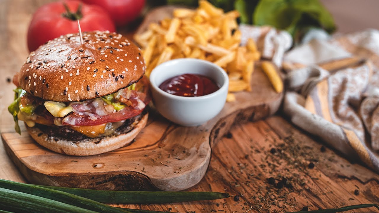 BURGERI LA GRĂTAR 🍔