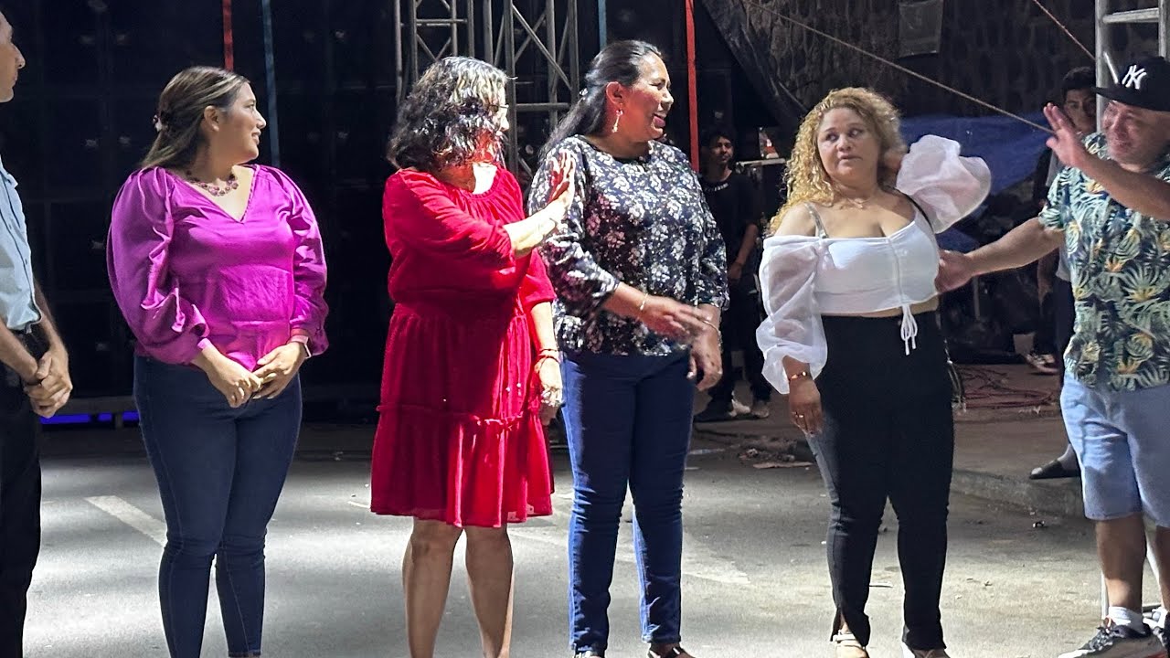 Todo lo que puedes ber en un feria de pueblo #elsalvador