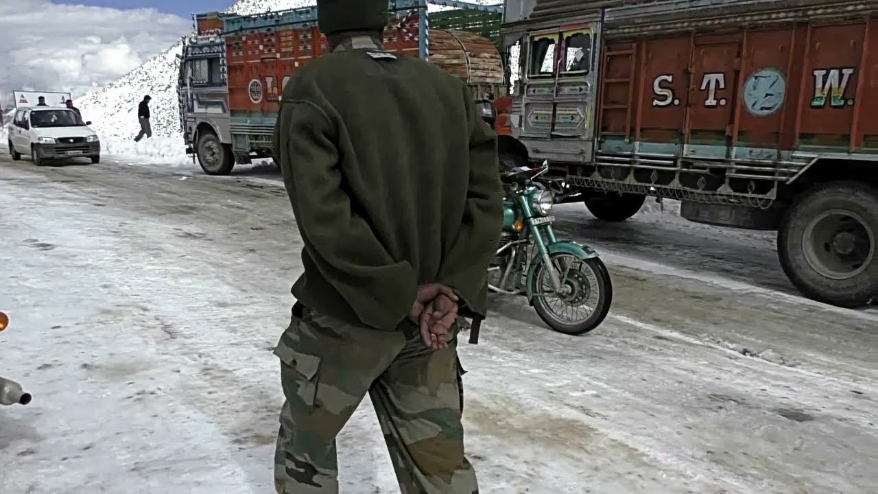 Ladakh Nano Trip 2015, Khardung La_2