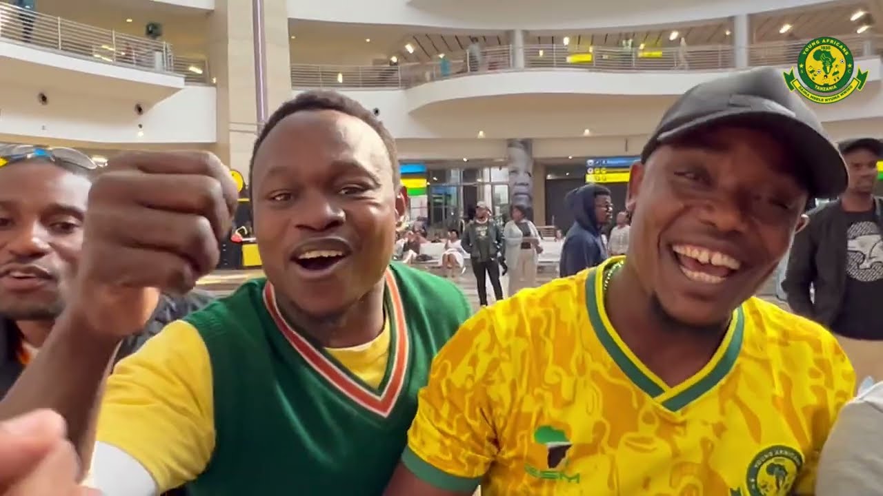 MAYELE AWAPAGAWISHA MASHABIKI WA YANGA WA SOUTH AFRICA/WAMWAGA SHANGWE KUBWA.