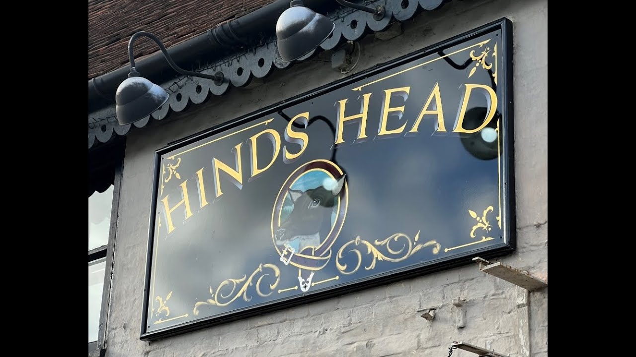 THE HIND'S HEAD | Bray, UK