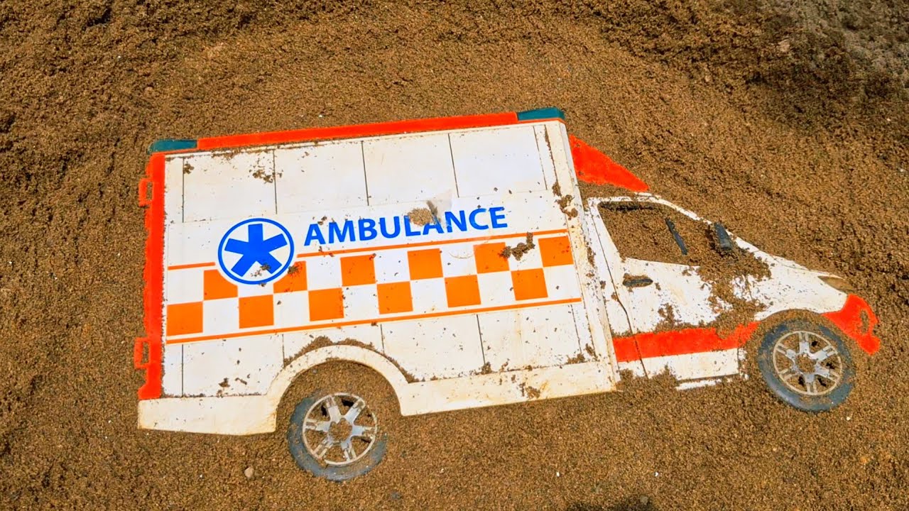 Menemukan Mainan Mobil Mobilan, Truk Kontainer Panjang, Truk Molen, Truk Polisi, Ambulance,Tayo,Beko