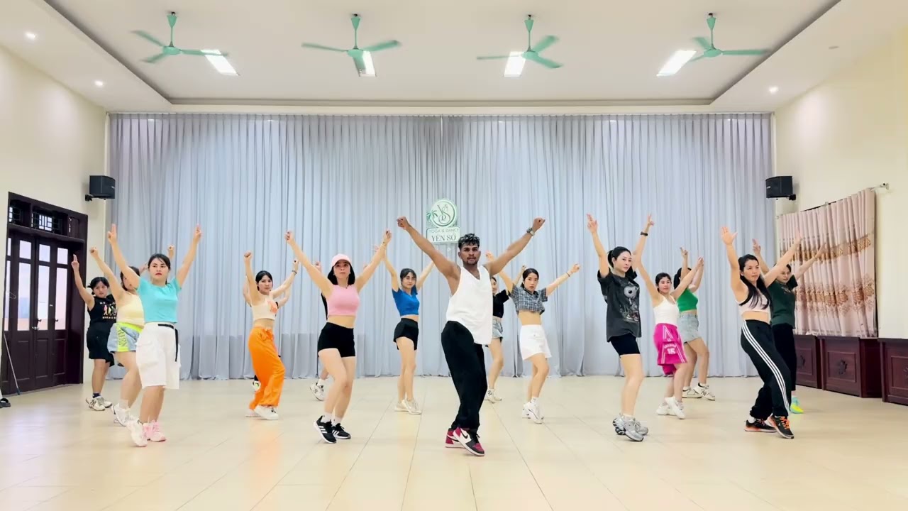 Ngã Tư Đường remix / zumba fitness / deepsabharwal