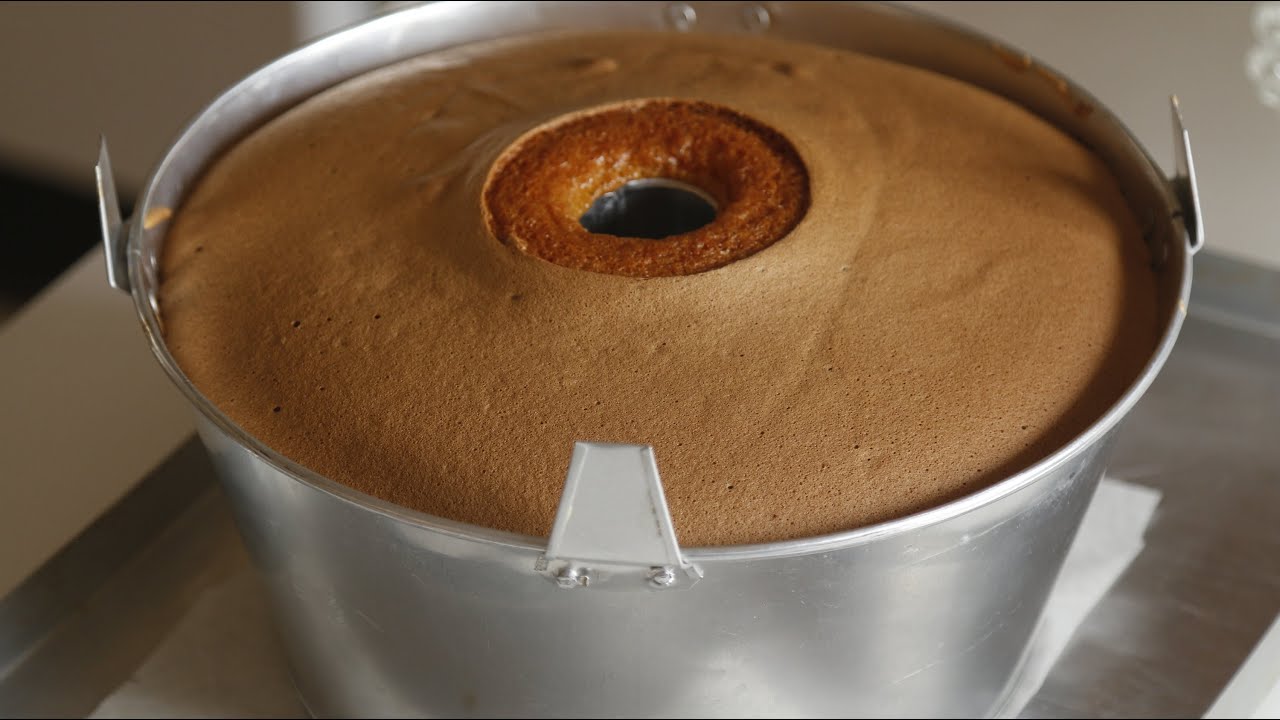TEKNIK MENGELUARKAN CHIFFON CAKE DARI LOYANG | HOW TO REMOVE CHIFFON CAKE FROM THE PAN