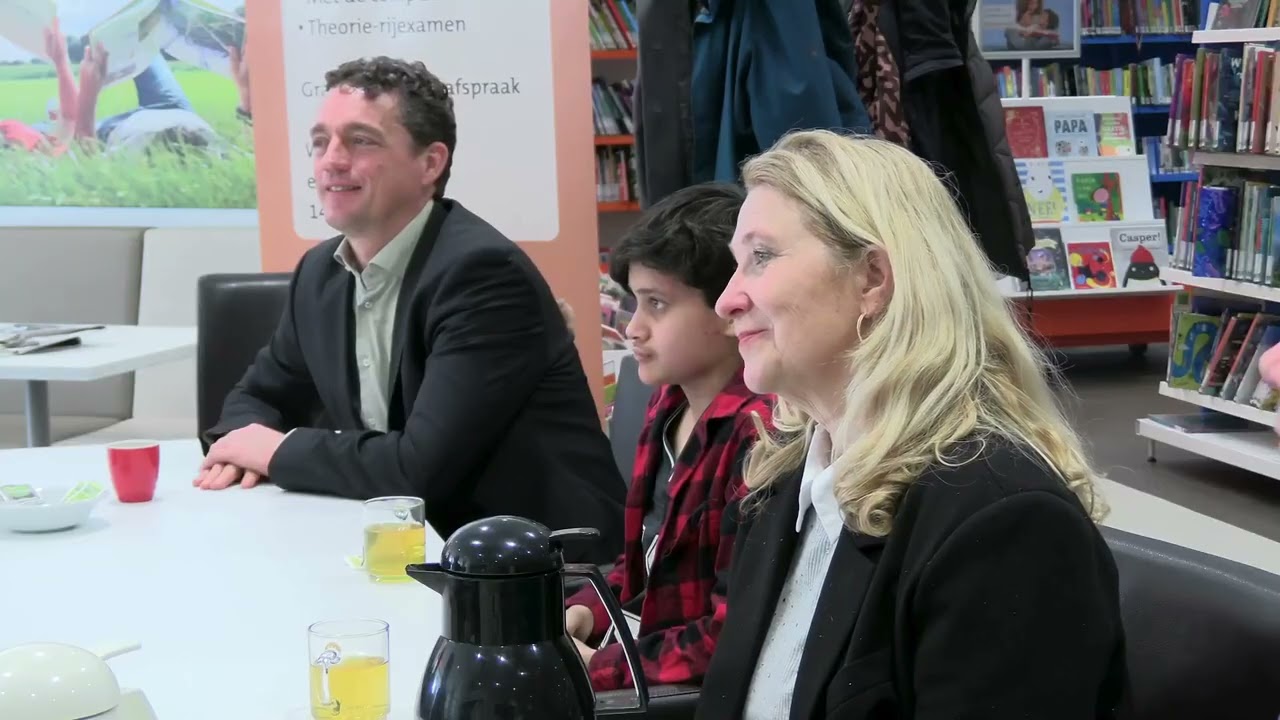 Vijf gemeenten en de Bibliotheek Utrechtse Venen tekenen een samenwerkingsovereenkomst