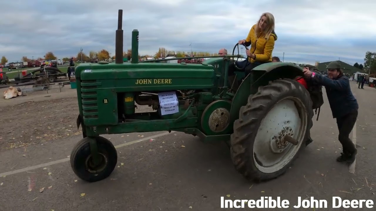 Трактор-трицикл John Deere B 2.4 литра, 2-цилиндровый, полностью топливный (17 л.с.), 1943 года в...