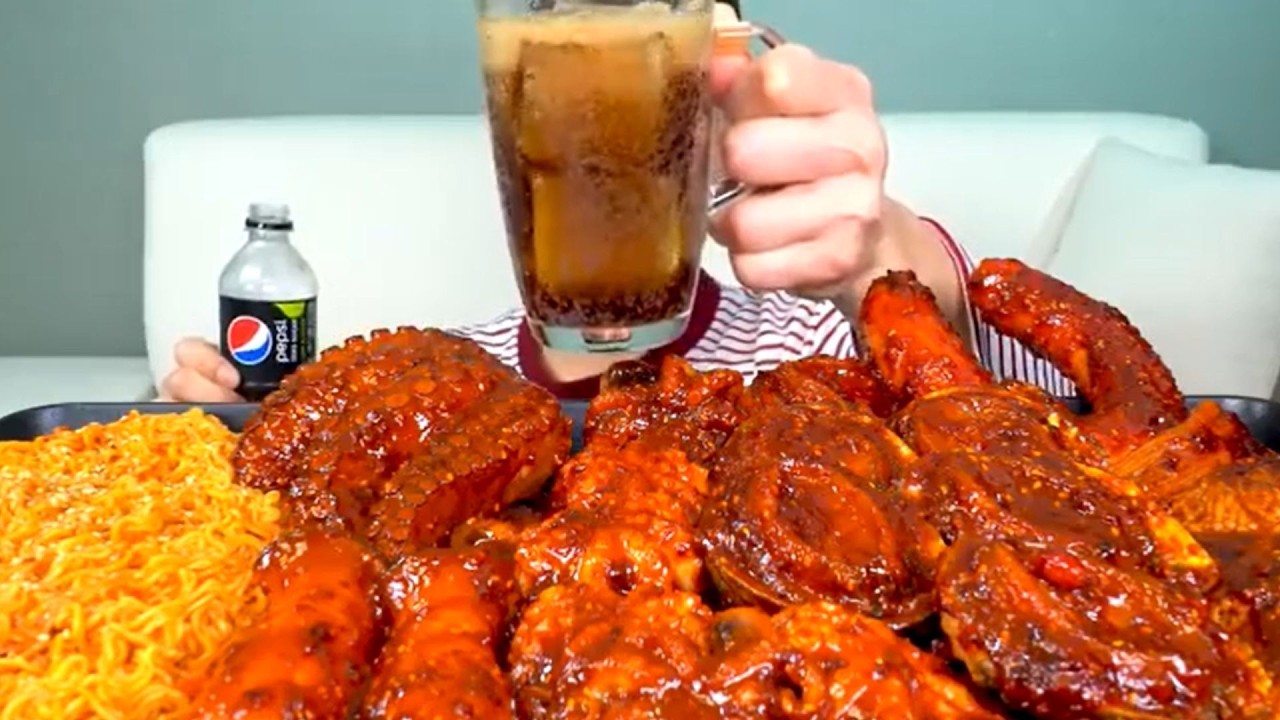 ASMR MUKBANG Spicy Sea Food, Noodles, Sausage & Mushroom
