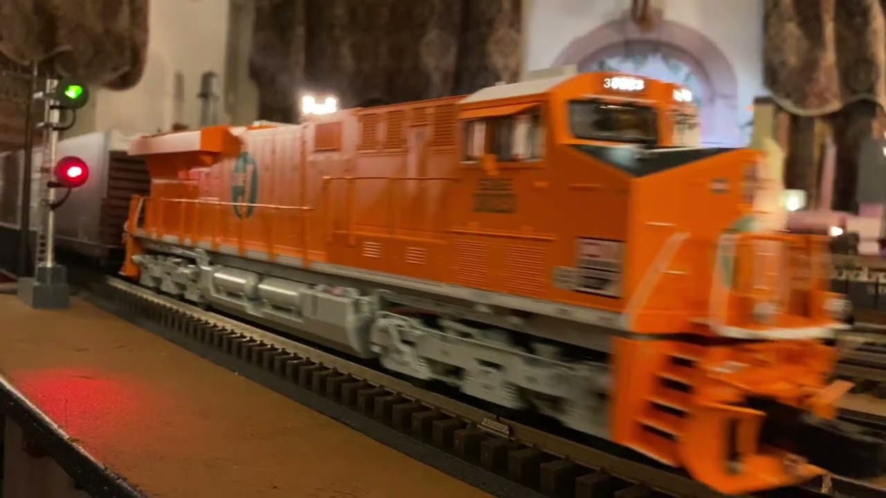 O Scale Layout: 19 min Late night Lionel Diesel Locomotive Running  #modeltrains #modelrailroad 