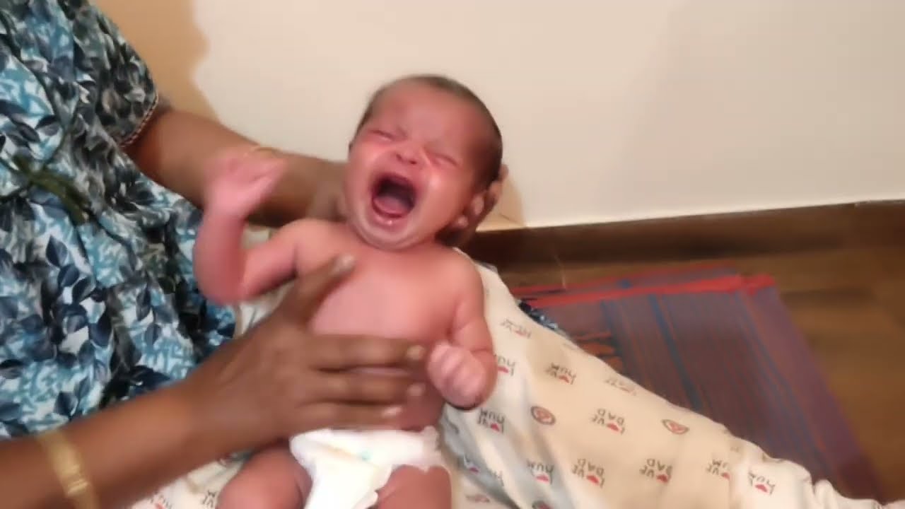 new born baby Aradhana massage|बाळाची मालिश|firstmassage|बाळाची मालिश कशी करावी||Vlog2