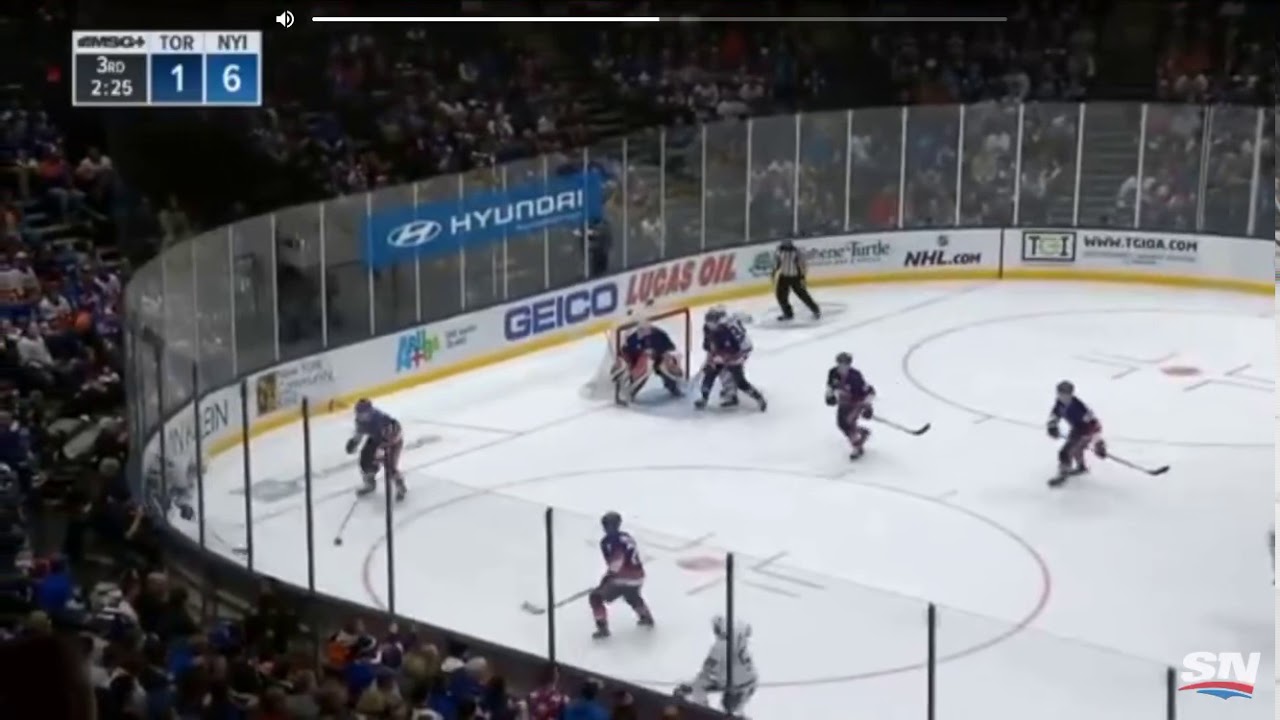 Islanders Fans Sing Goodbye to John Tavares