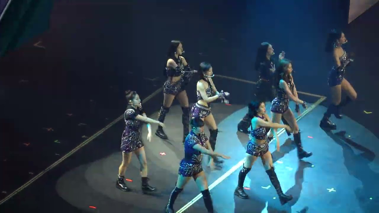 TWICE (트와이스) - SET ME FREE | 4K FANCAM (직캠) | READY TO BE TOUR LONDON