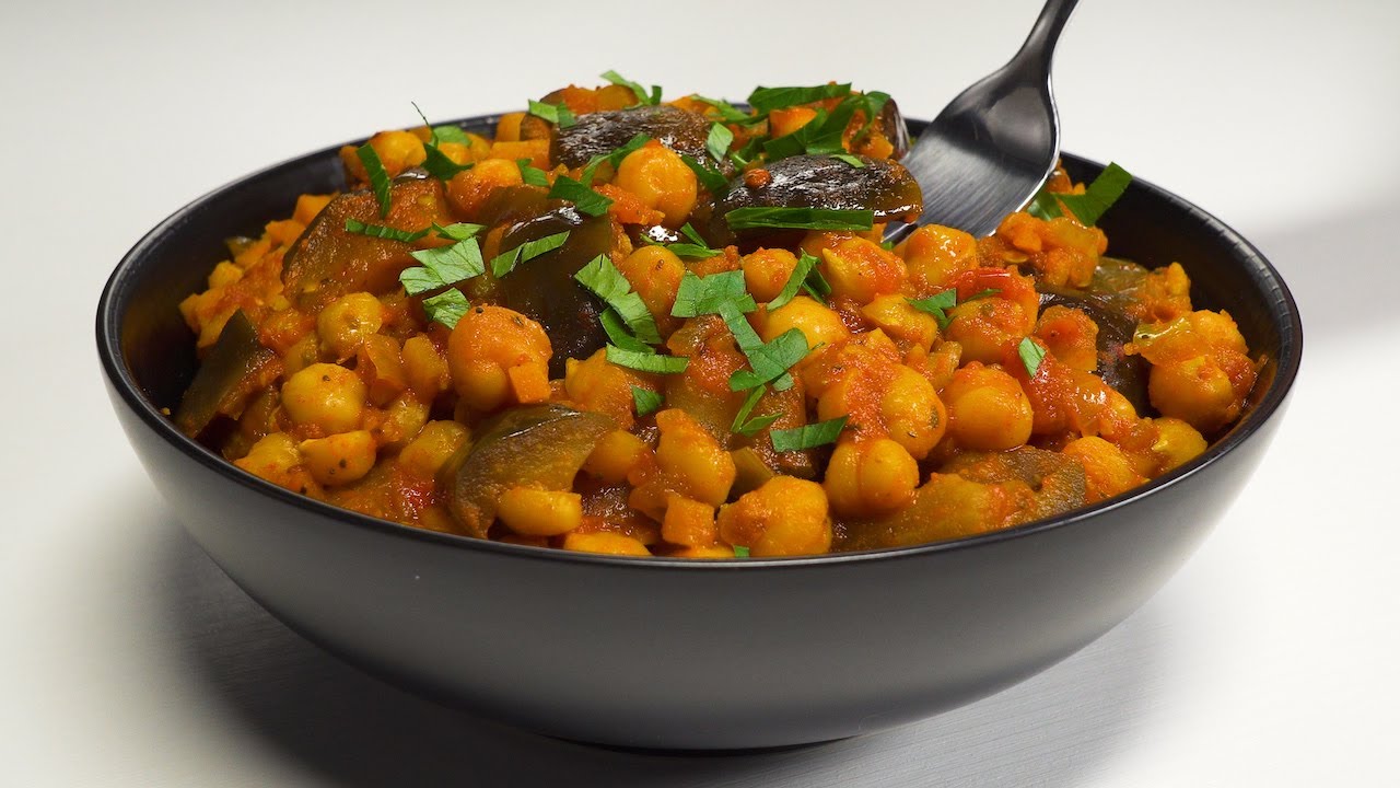 Greek EGGPLANT & CHICKPEA STEW. Recipe by Always Yummy!