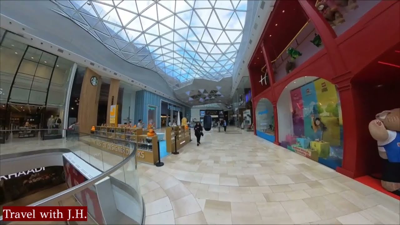 Westfield Shopping Mall in London, largest shopping centres in UK and Europe.