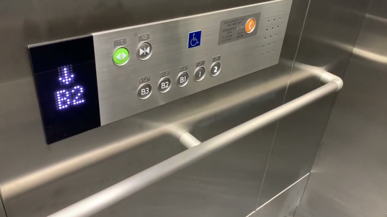 琴電瓦町駅ペデストリアンデッキのエレベーター