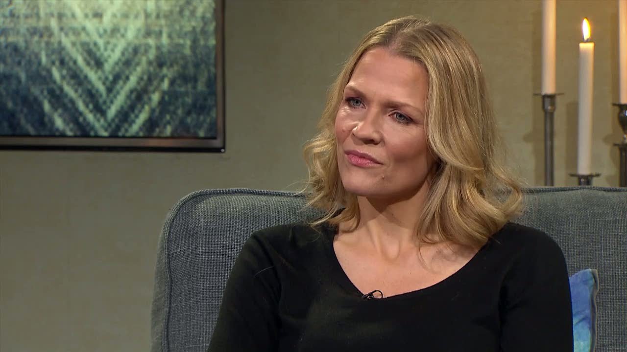 Därför rymde skolflickorna till IS - Malou Efter tio (TV4)