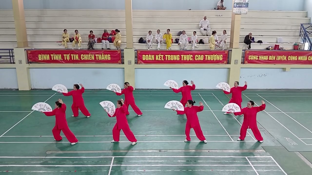 Thái cực phiến 18 thức - bài thi tự chọn của phường Kênh dương Quận Lê chân Hp ( giải xuất sắc,)