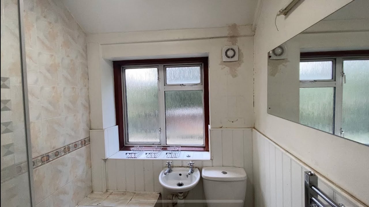 Renovating a small bathroom in London - Day 1