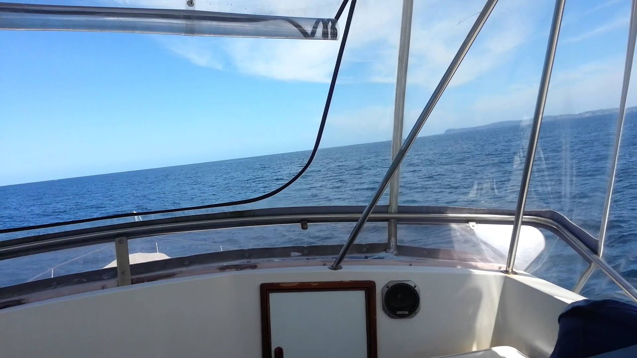 Riviera 38 Blue Water series Cruiser cruising down the Eastcoast of NSW