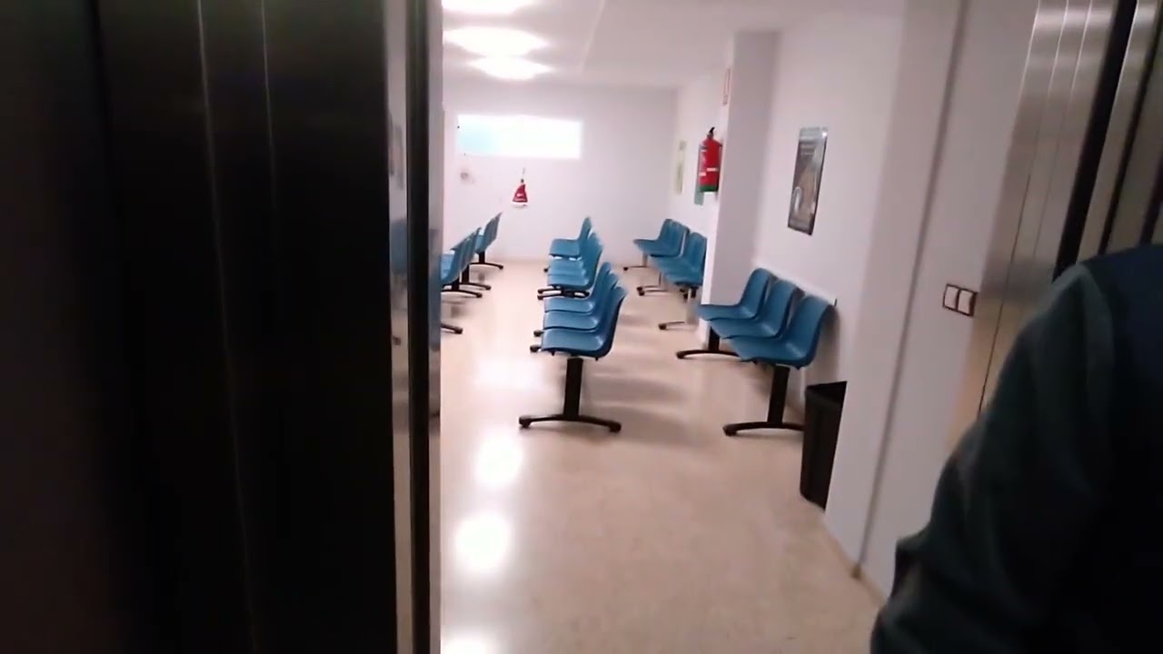 Ascensores Aitana Holeless Hydraulic Elevator @ Centro de Salud Montroy, Spain