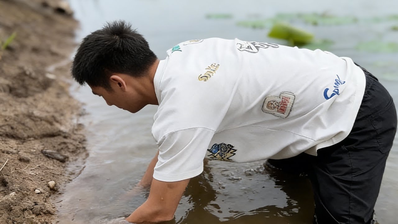 目測鱔魚攪出的渾水，這裏肯定藏有不小的收穫#大熱門#fishing
