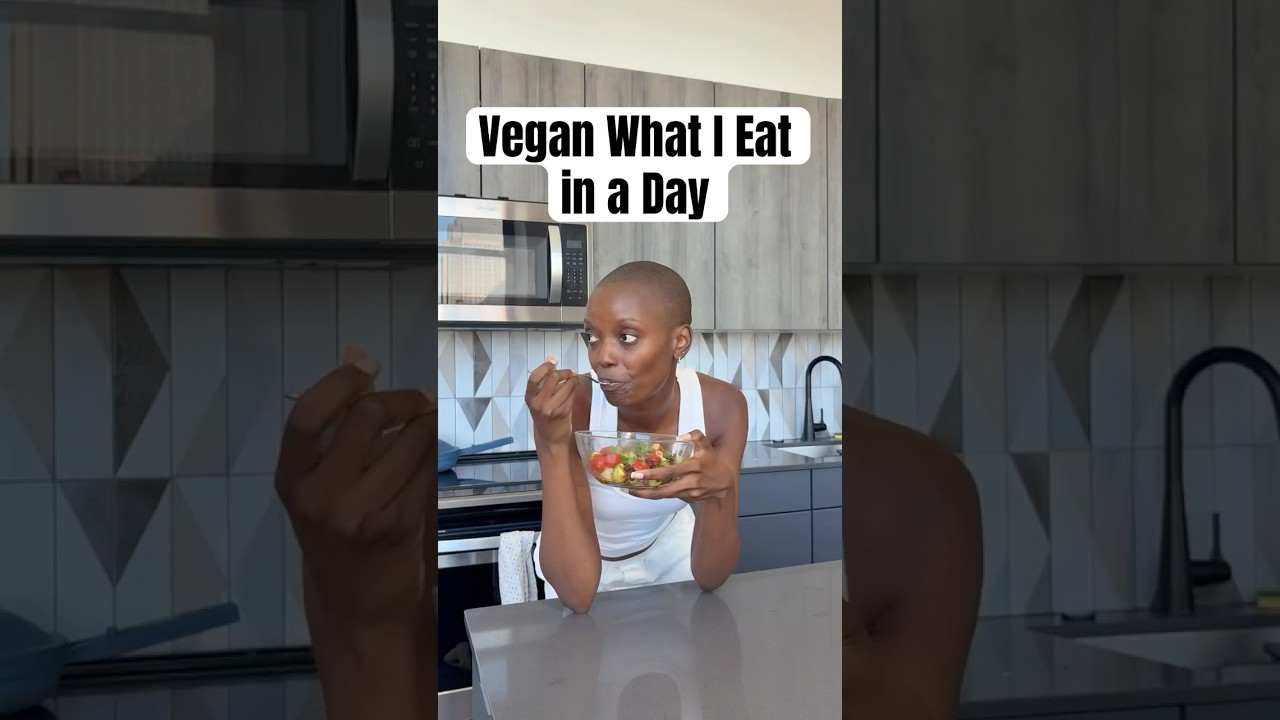 What I eat in a day as a stay at home vegan 😋 #vegan #veganfood