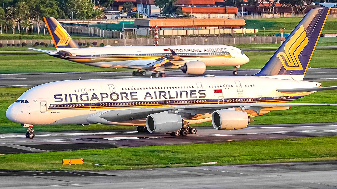 30 MINS of Plane Watching at Singapore Changi Airport 🇸🇬