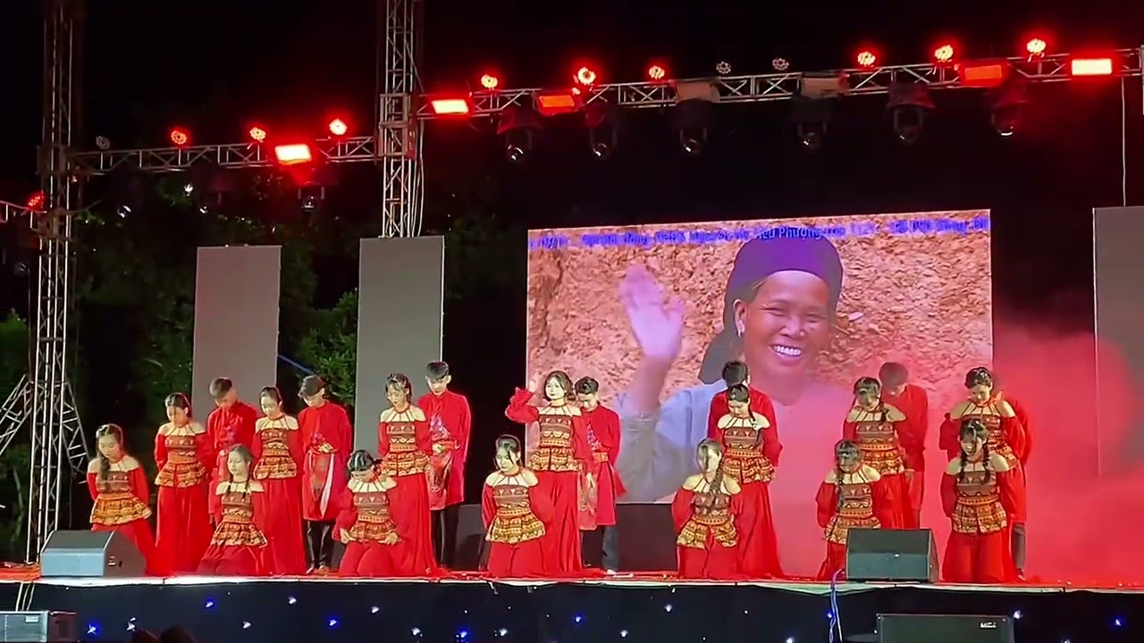 Mashup - Thịnh Vượng Việt Nam Sáng Ngời + Người Việt + Tôi Yêu  - A3K7 THPT HỒ NGHINH
