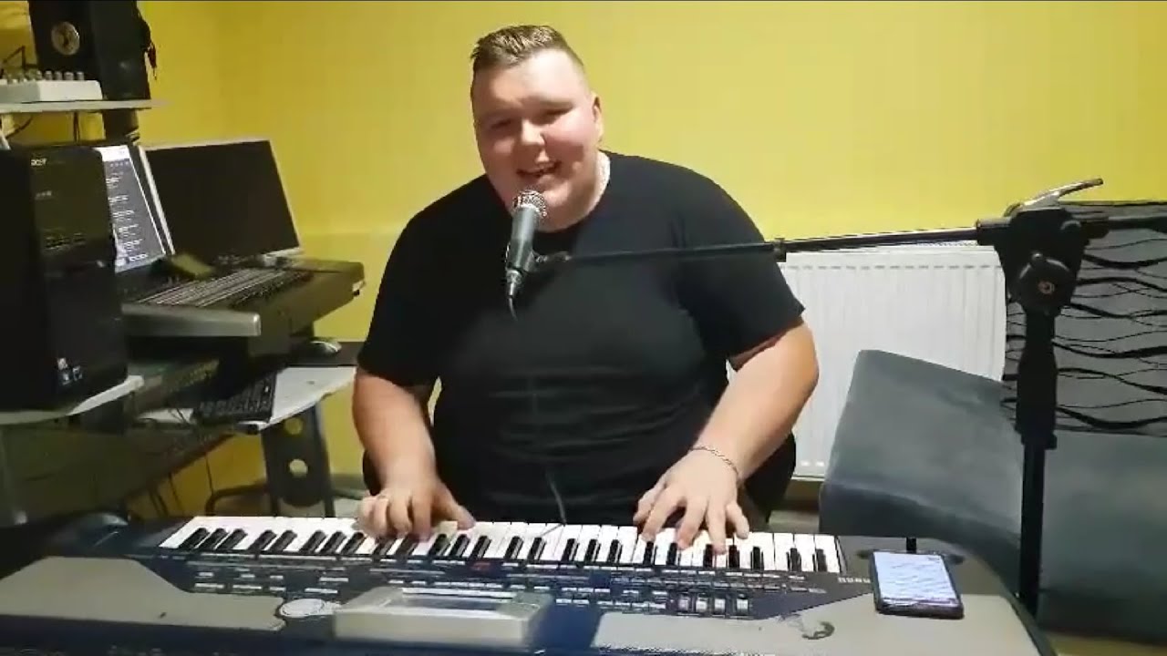 Ermin Hamidovic - Prikrascu se tebi pod prozore [Live]
