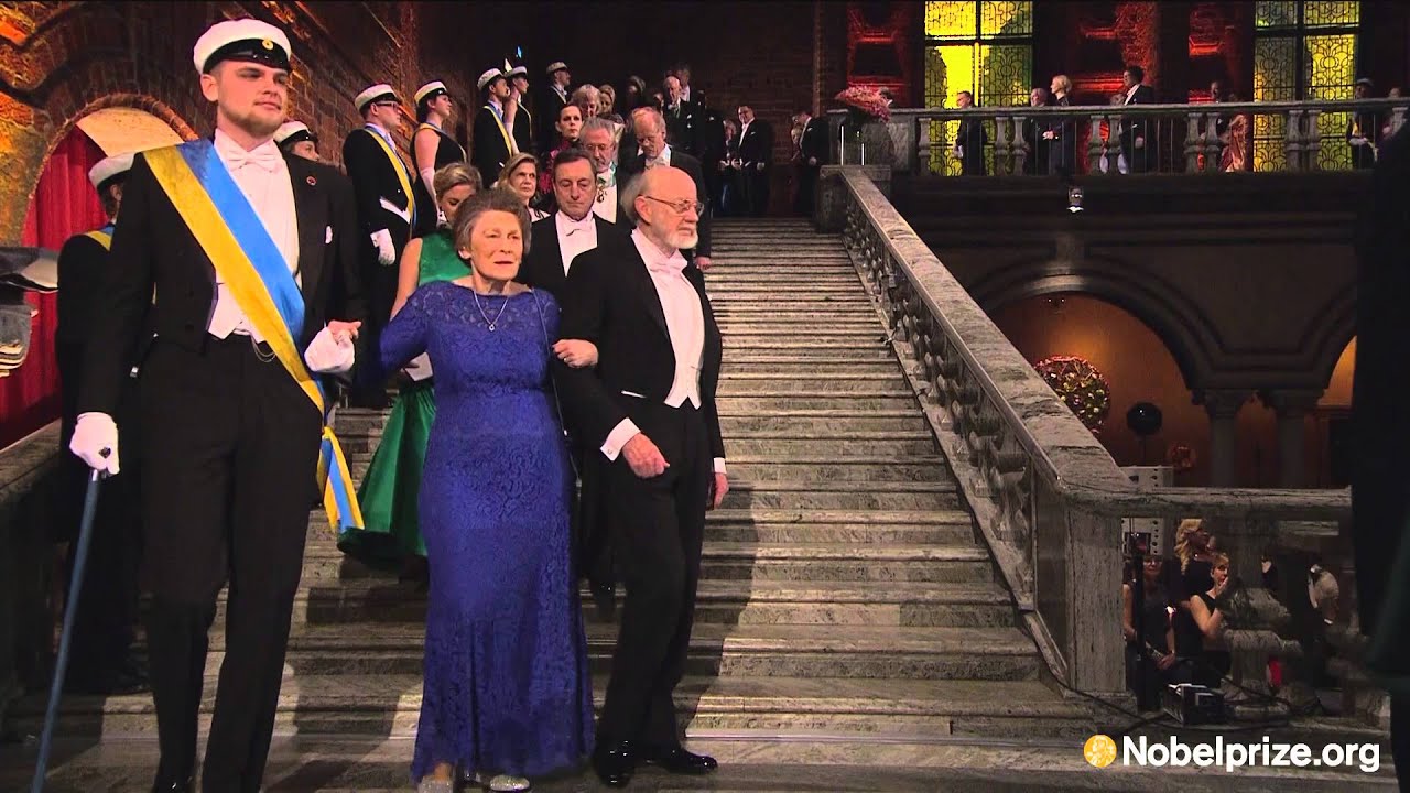 The guests arrive: Nobel Banquet 2015