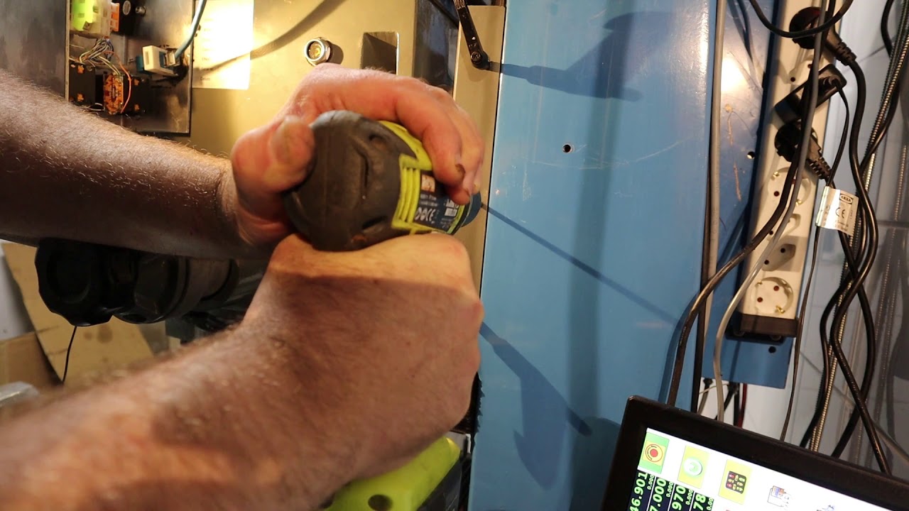 Linear encoders on stepper motor CNC milling machine. Part 8 Z axis as well