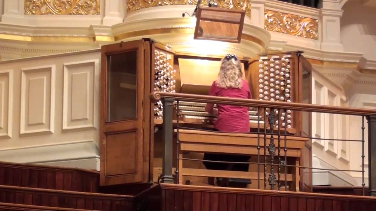 Emily Thompson 12 playing Toccata in F Maj BWV540 at Sydney Town Hall   31 Dec 2013