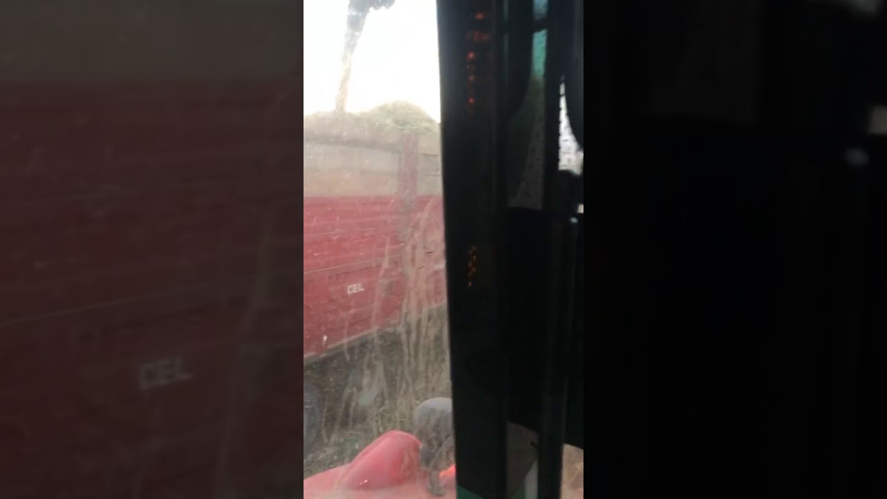 Çelmak 3 sıralı silaj makinası ile 4sıra biçim ve 130 beygir geri direksiyonlu MASSEY FERGUSON 5713s