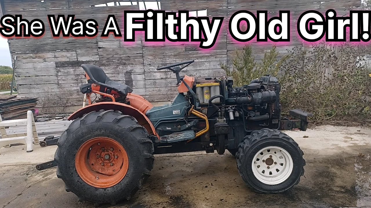 Как снять капот и боковые панели; Обезжирить двигатель; B7100 HST-D