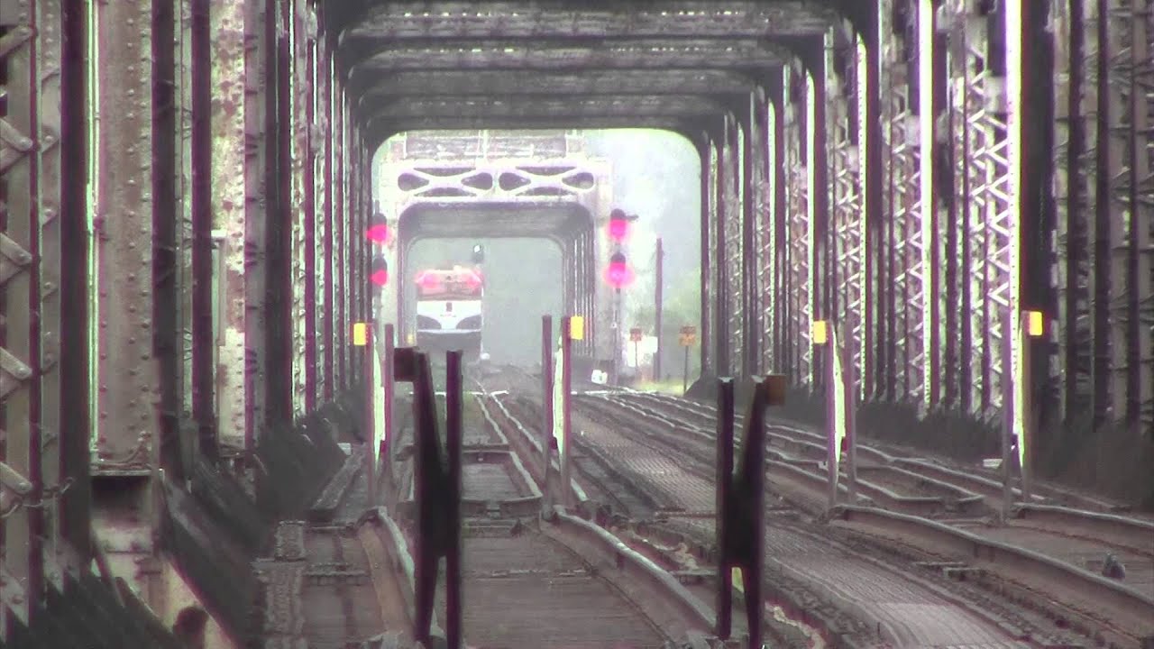 Draw Bridge Opens After Amtrak Cascades Train Vancouver, WA 5-12-13