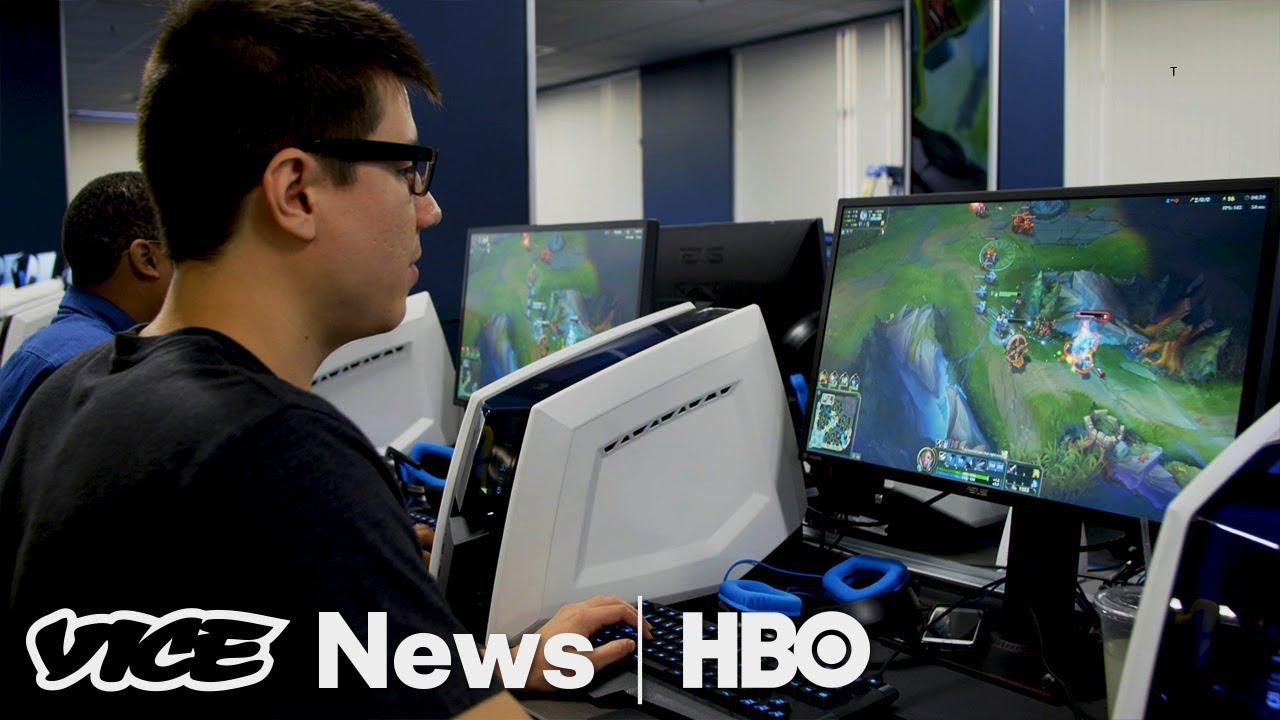 This College Student Receives Financial Aid For Playing Video Games (HBO)