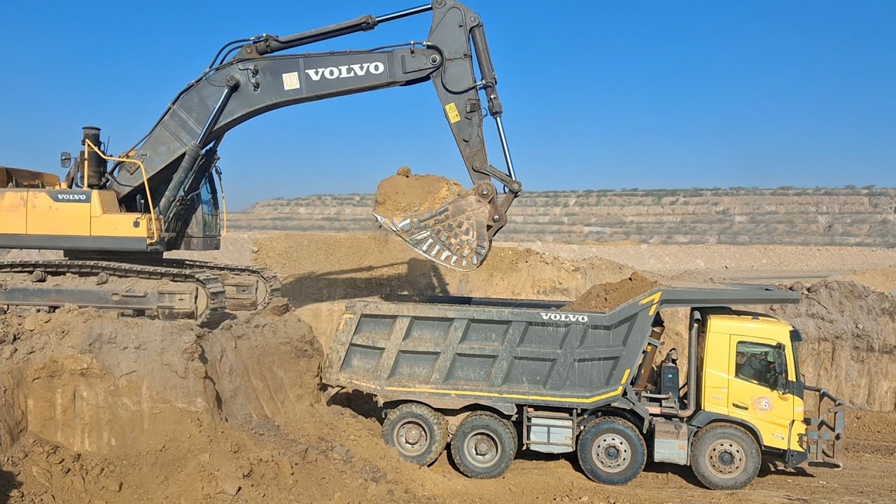 heavy excavatorcaterpillar 601 5b excavator loading trucksamazing construction vehicles