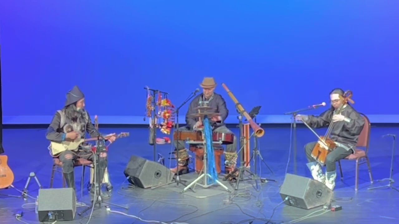 “Anduud” at Heyde Center