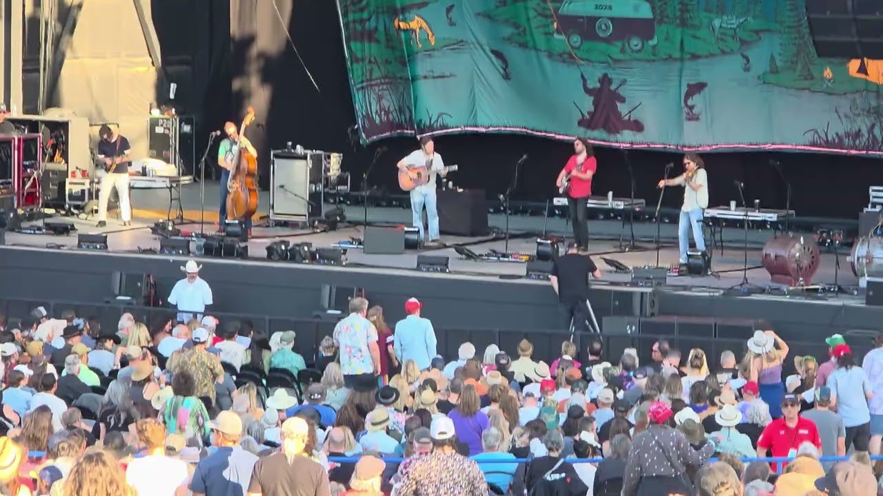 05/18/25 Outlaw Fest Wheatland: Billy Strings - Fire Line