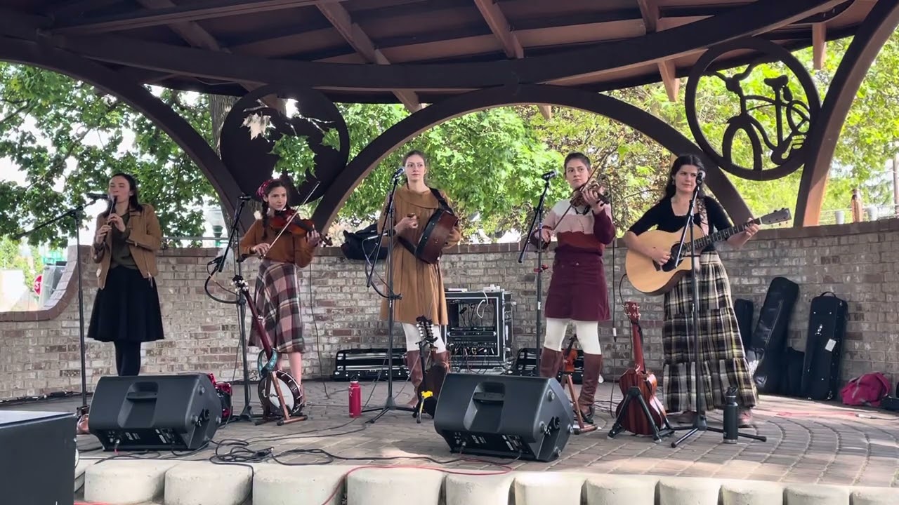 Belle of Belfast live (Tell Me Ma)