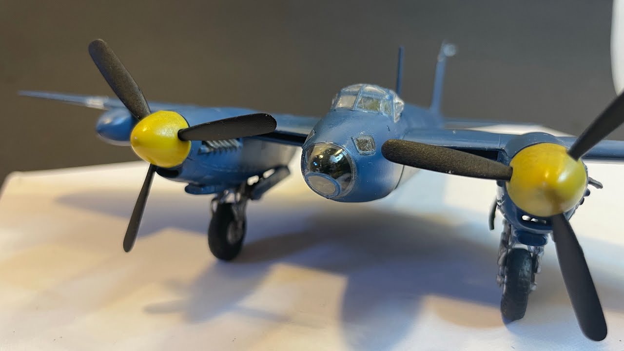 Review and building the Airfix de Havilland Mosquito PR XVI  1/72 (*** of 5)…