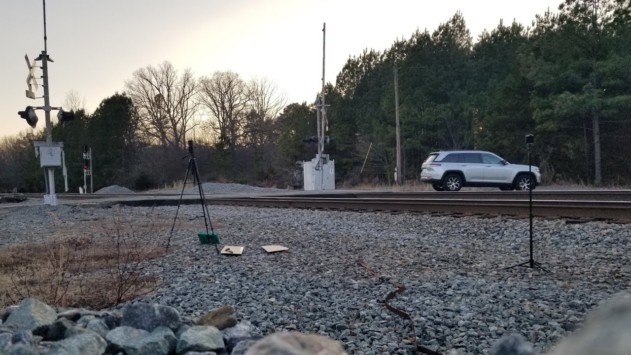 (SHAVE AND A HAIRCUT TWO BITS) Railfanning at elmont crossing and Ashland VA