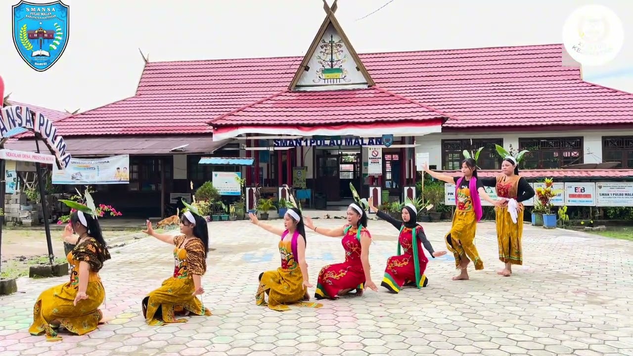 Tugas praktek seni budaya Judul tarian: “Tarian Tingang Bawi Batuah” Kelompok 5 XII H KESEHATAN 