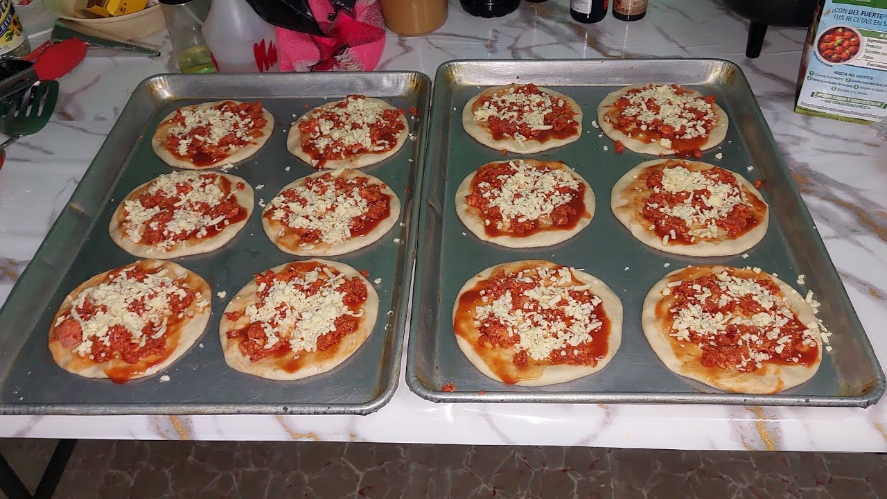 12 Pizzas mini con solo medio kilo de arina con esta receta inicié mi emprendimiento